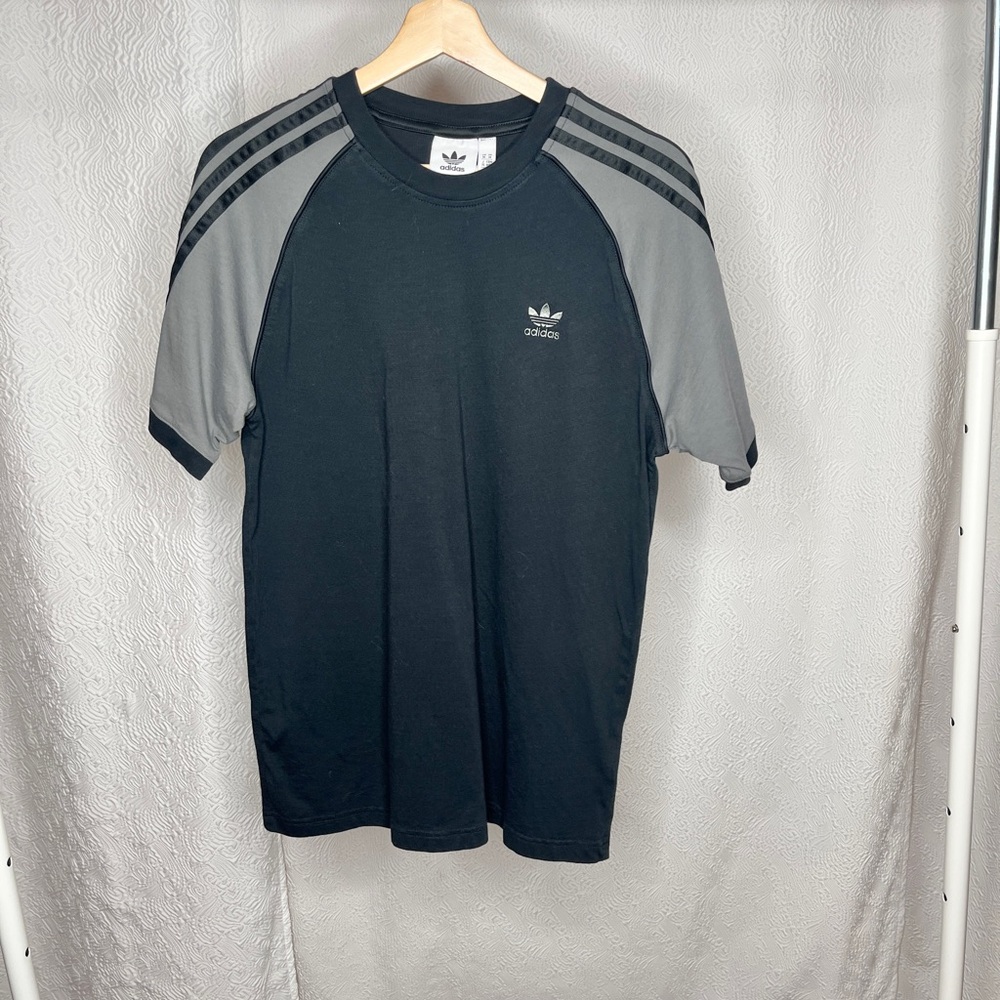 Adidas Men’s adicolor 3 stripes  Black and Gray ringer T-Shirt